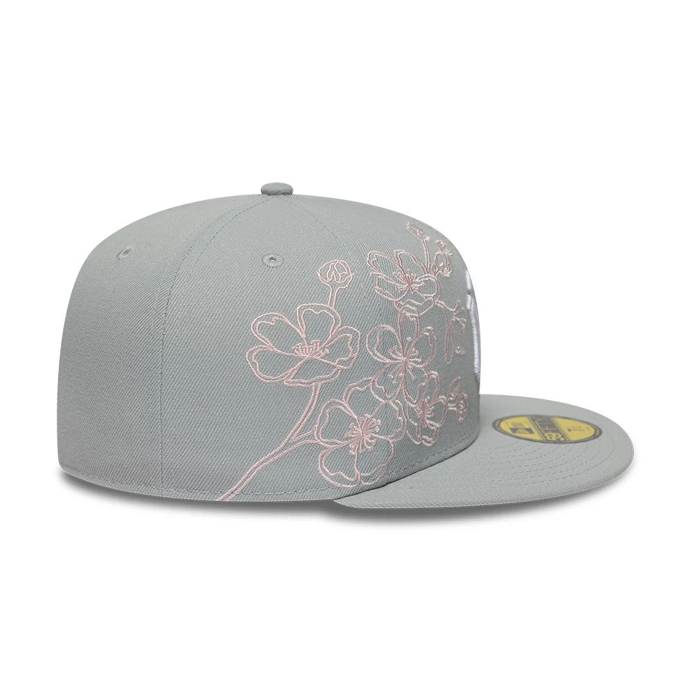 Pictured is this MLB Floral Outline New York Yankees 59FIFTY Fitted cap in grey. 6
