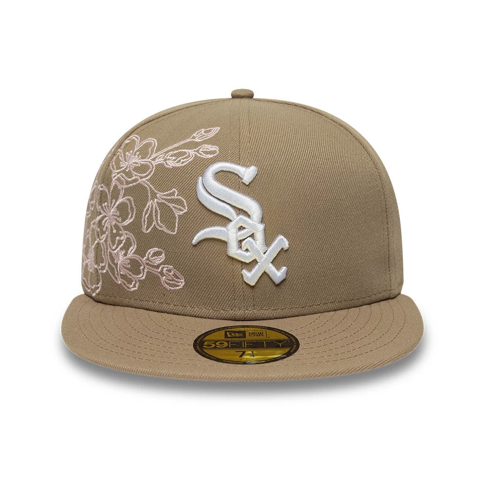 Pictured is this MLB Floral Outline Chicago White Sox 59FIFTY Fitted cap in beige. 3