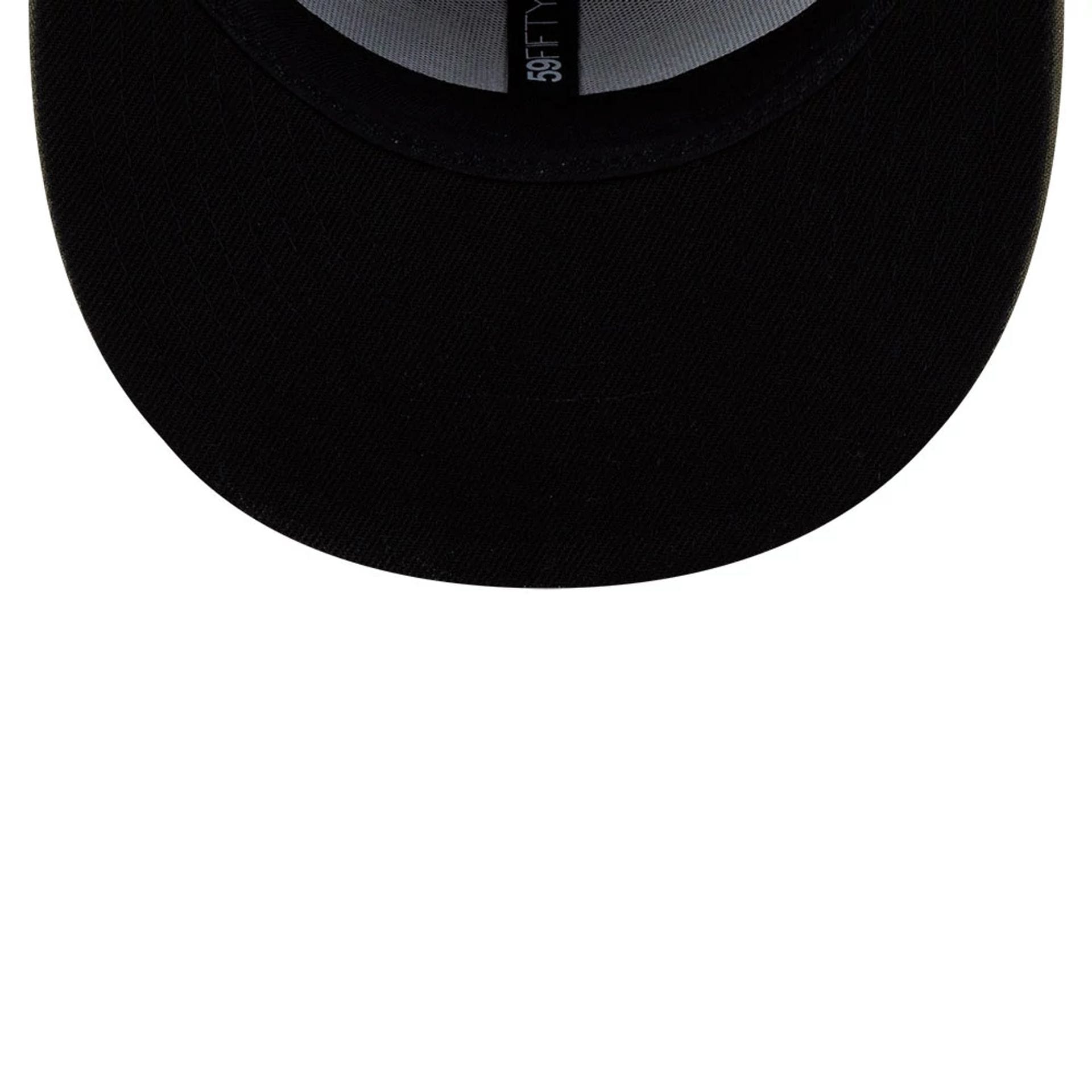 Pictured is this Roji Soccer 59FIFTY Fitted cap in green. 2