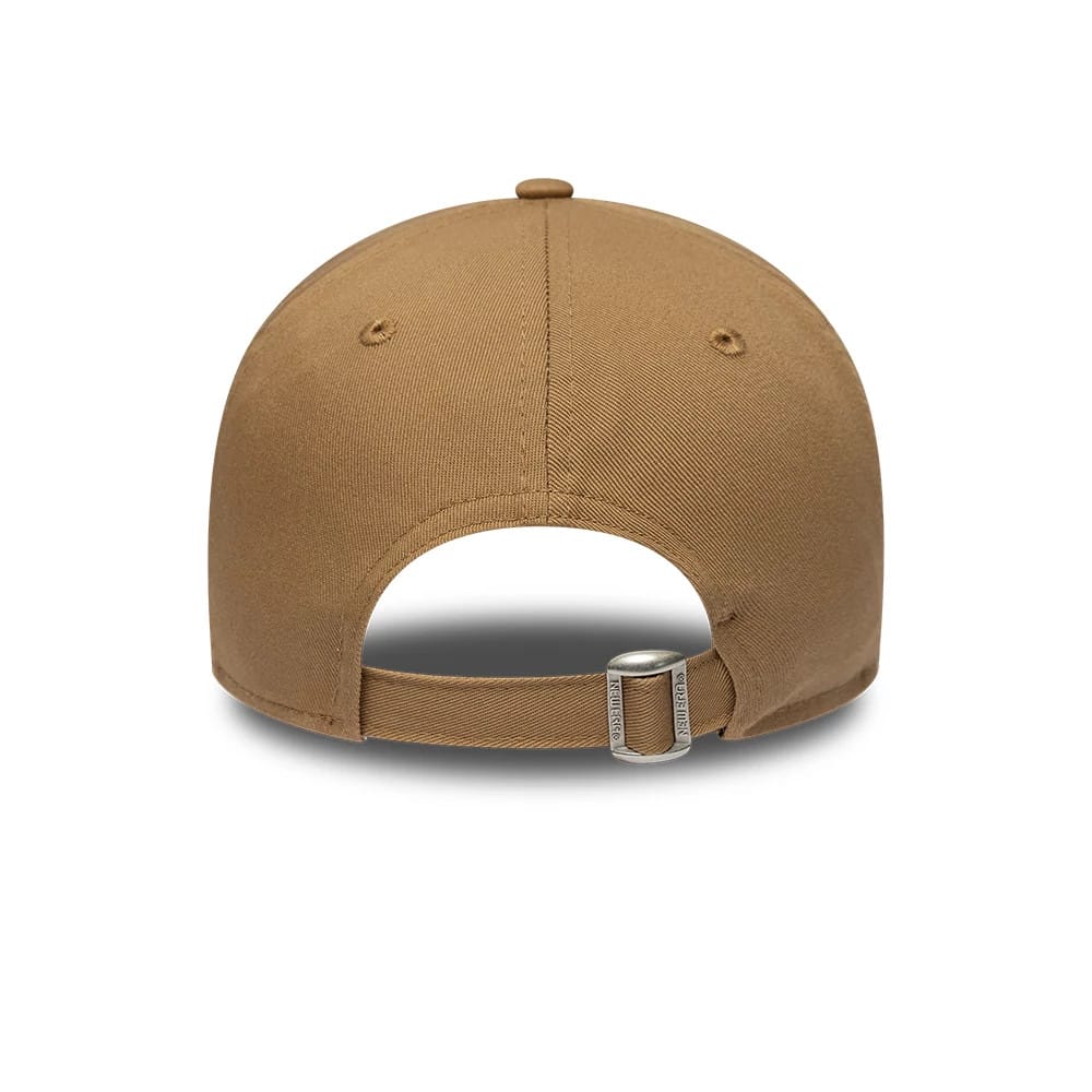 Pictured is this Lacoste X New Era 9TWENTY cap in beige. 4