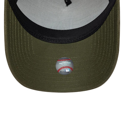 Pictured is this MLB Suede Visor LA Dodgers 9FORTY E-Frame cap in light beige. 5