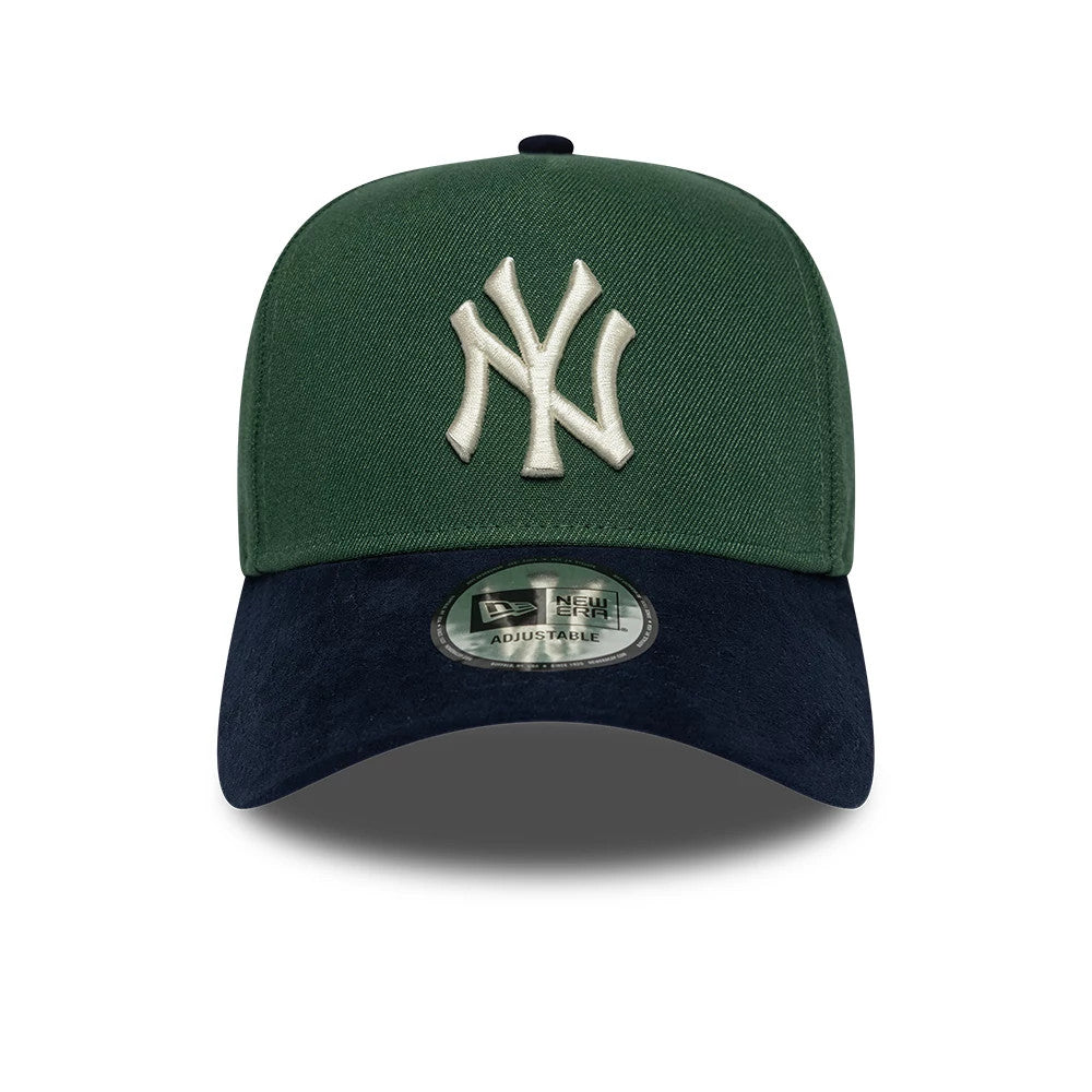 Pictured is this MLB Suede Visor New York Yankees 9FORTY E-Frame cap in dark green. 2