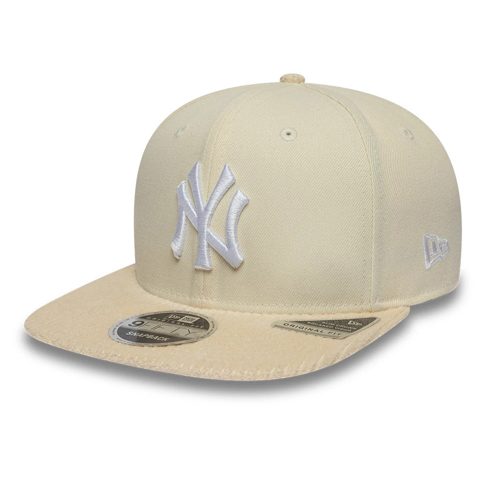 Pictured is this MLB Cord Visor New York Yankees 9FIFTY Original Fit cap in light beige. 1