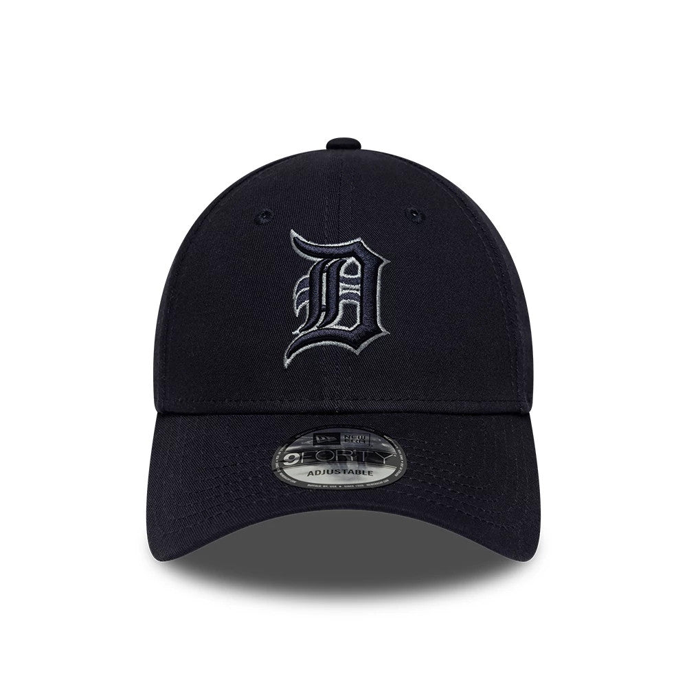 Pictured is this MLB Team Outline Detroit Tigers 9FORTY cap in navy. 2