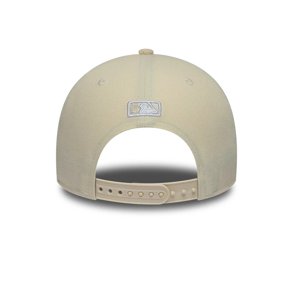 Pictured is this MLB Cord Visor New York Mets 9FORTY M-Crown cap in light beige. 4