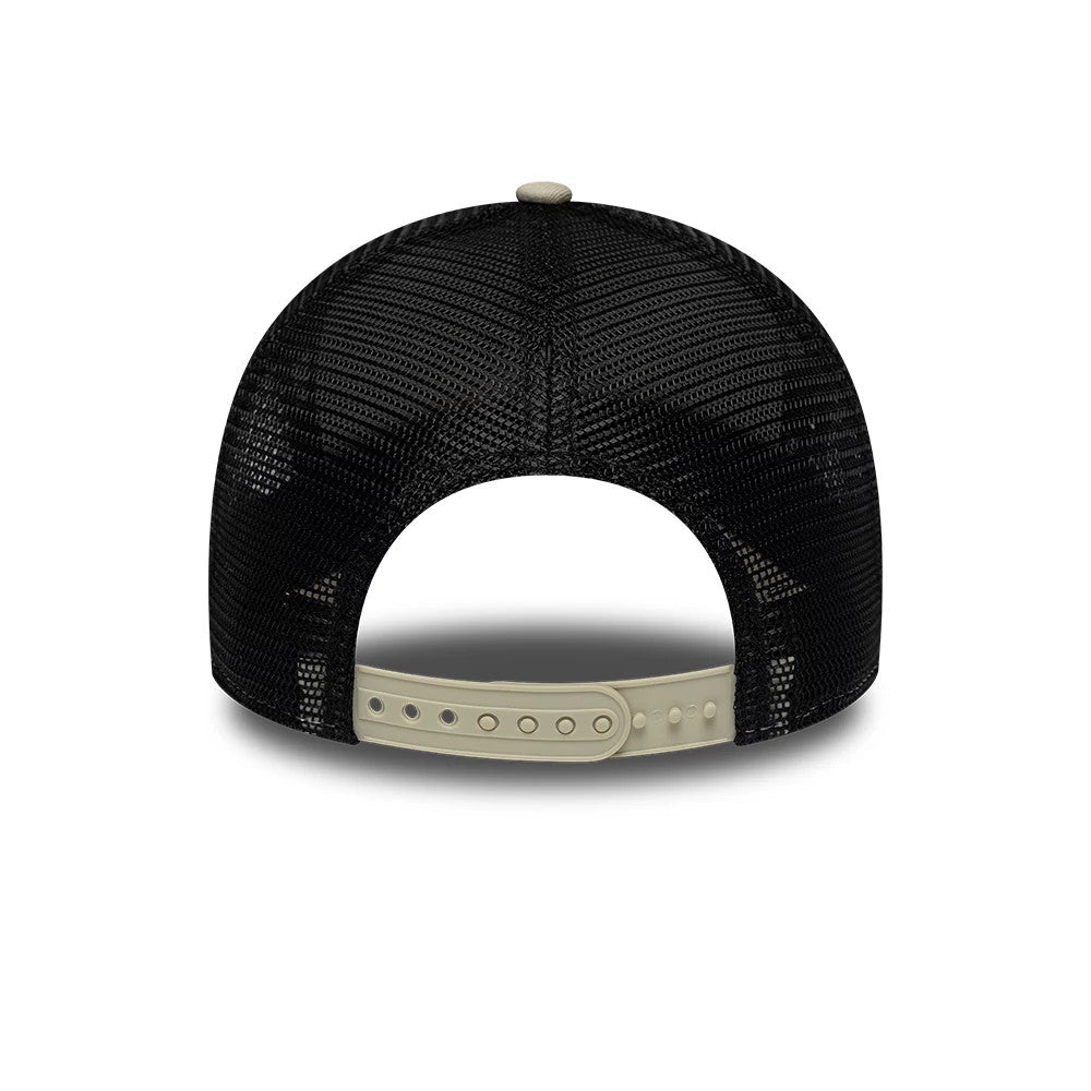 Pictured is this MLB League Essential New York Yankees 9FORTY A-Frame Trucker cap in light beige. 4