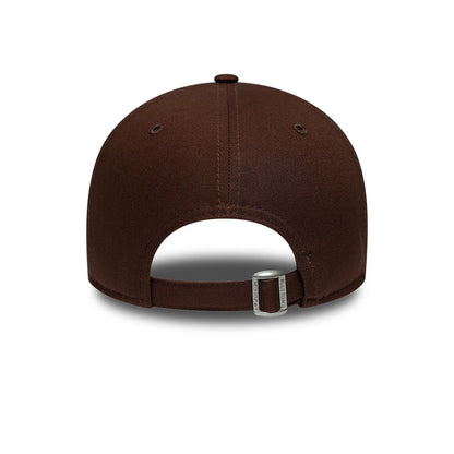Pictured is this MLB League Essential New York Yankees 9FORTY cap in brown. 4