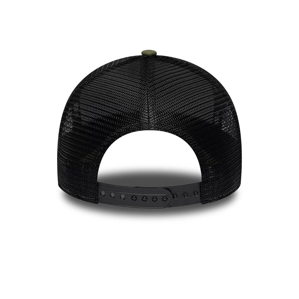 Pictured is this MLB League Essential New York Yankees 9FORTY A-Frame Trucker cap in green. 4
