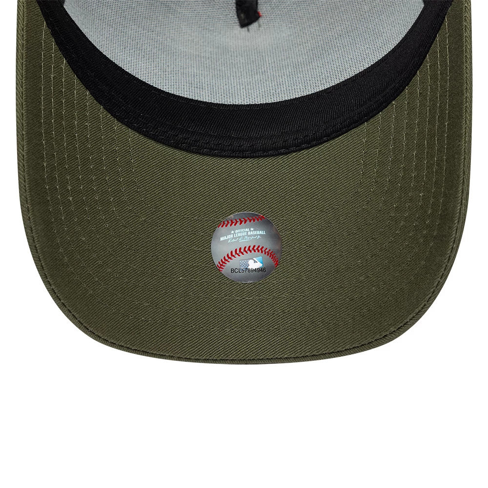 Pictured is this MLB League Essential New York Yankees 9FORTY A-Frame Trucker cap in green. 5