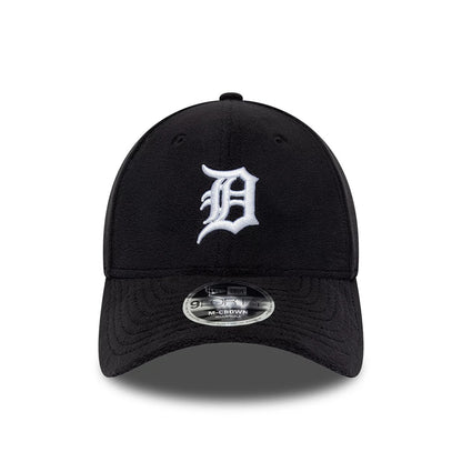 Pictured is this MLB Fleece Detroit Tigers 9FORTY M-Crown cap in black. 2