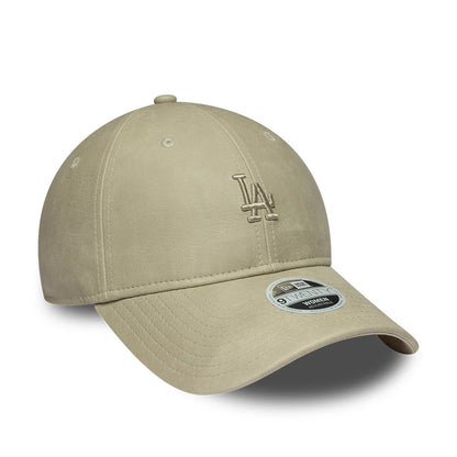 Pictured is this Womens MLB Washed PU LA Dodgers 9TWENTY cap in light beige. 3