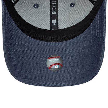 Pictured is this MLB League Essential LA Dodgers 9FORTY cap in dark blue. 5