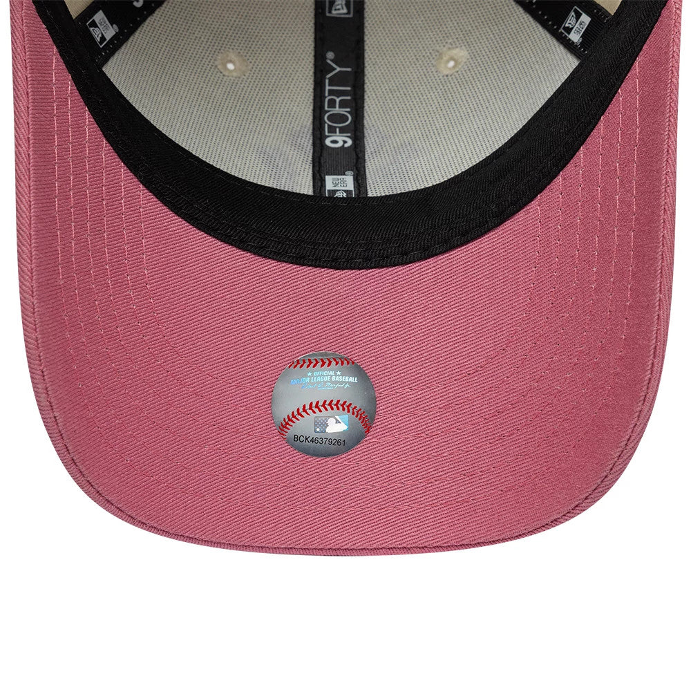 Pictured is this Youth MLB League Essential New York Yankees 9FORTY cap in light beige & pink. 5