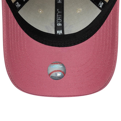 Pictured is this Youth MLB League Essential New York Yankees 9FORTY cap in light beige & pink. 5