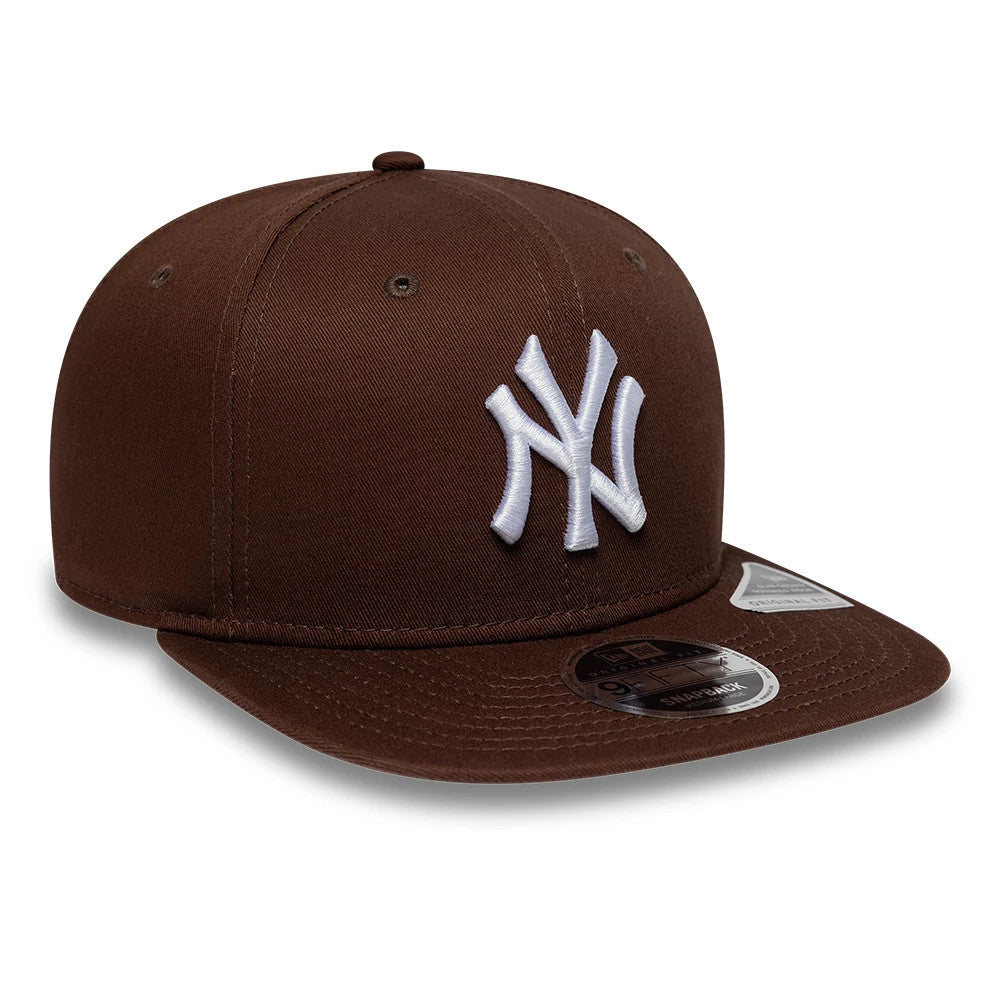 Pictured is this MLB League Essential New York Yankees 9FIFTY Original Fit cap in brown. 3