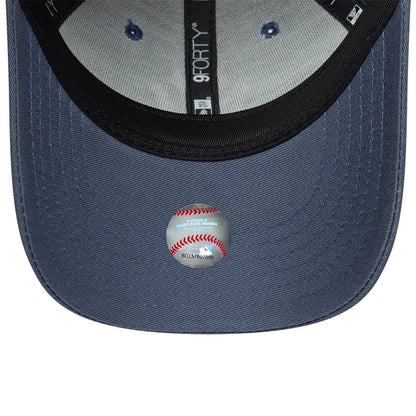 Pictured is this Youth MLB League Essential New York Yankees 9FORTY cap in dark blue. 5
