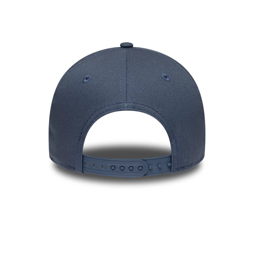 Pictured is this MLB League Essential New York Yankees 9FORTY E-Frame cap in dark blue. 4