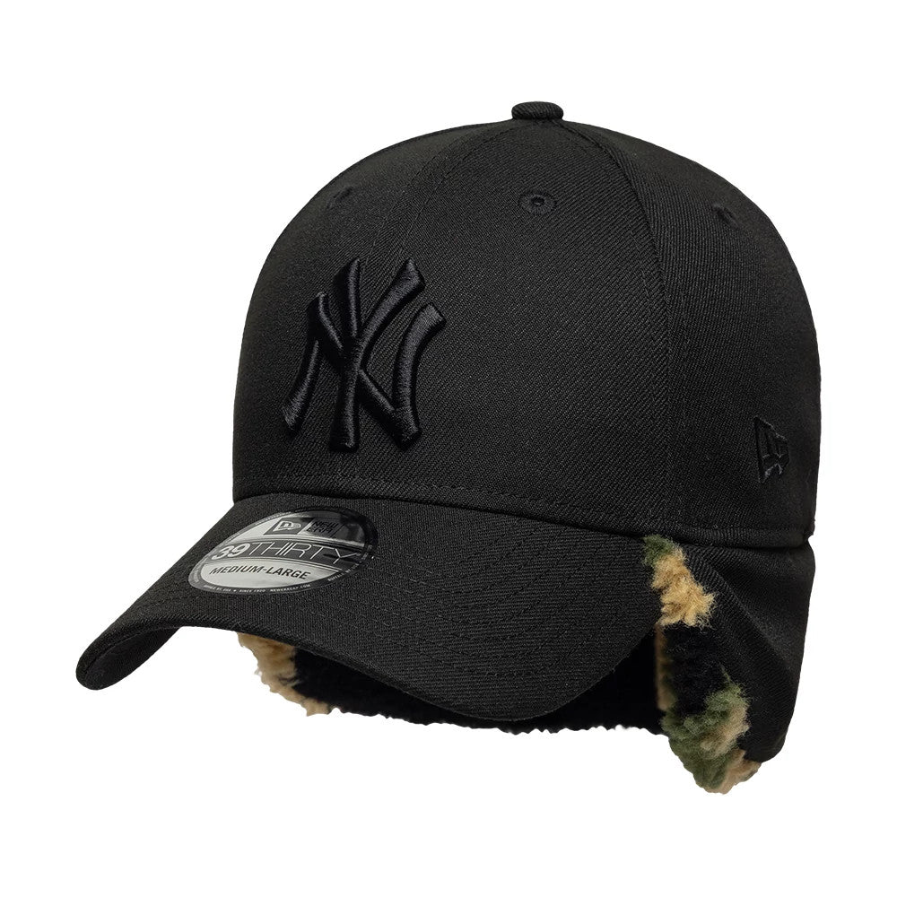New York Yankees MLB Black New Era 39THIRTY Downflap Stretch Fit Cap, three-quarter view showing raised black NY logo embroidery on the front panel, black visor with 39THIRTY size sticker, and black New Era flag logo on the left side.