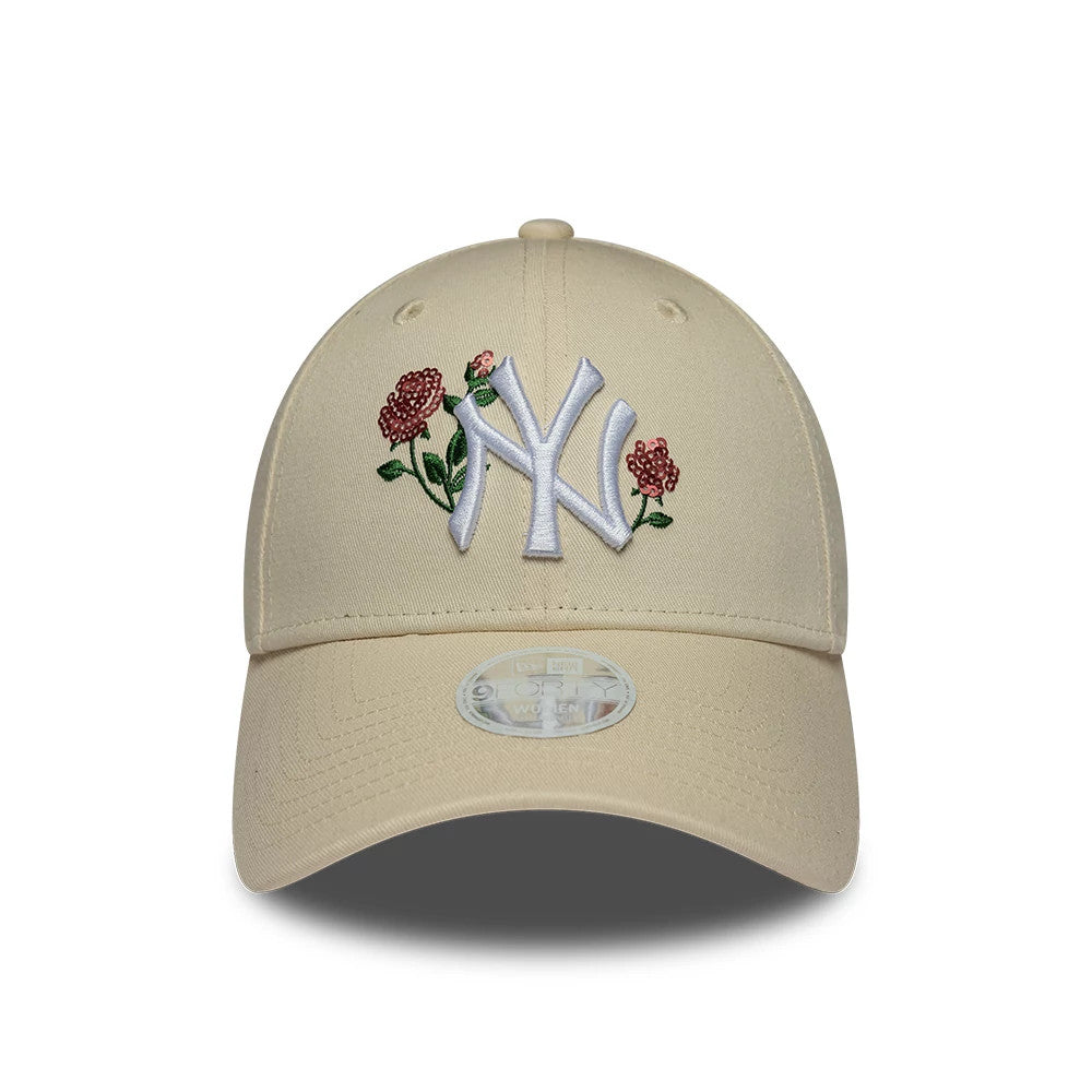 Pictured is this Womens MLB Rose Sequin New York Yankees 9FORTY cap in light beige. 2