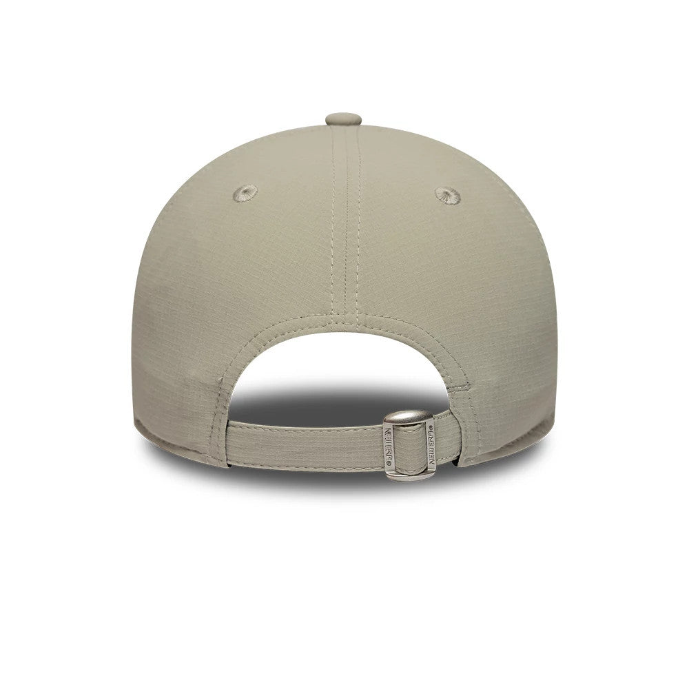 Pictured is this MLB Ripstop LA Dodgers 9TWENTY cap in beige. 4