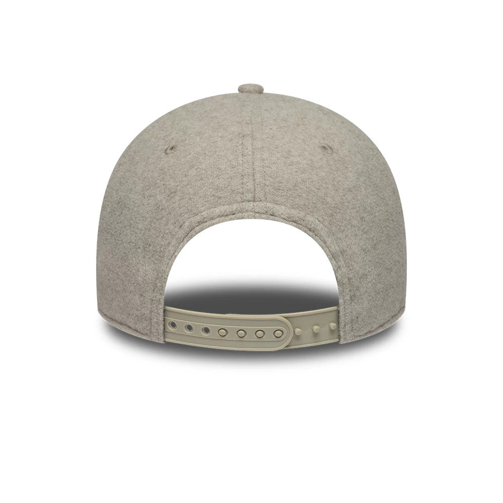 Pictured is this MLB Winter LA Dodgers 9FORTY cap in light beige. 4