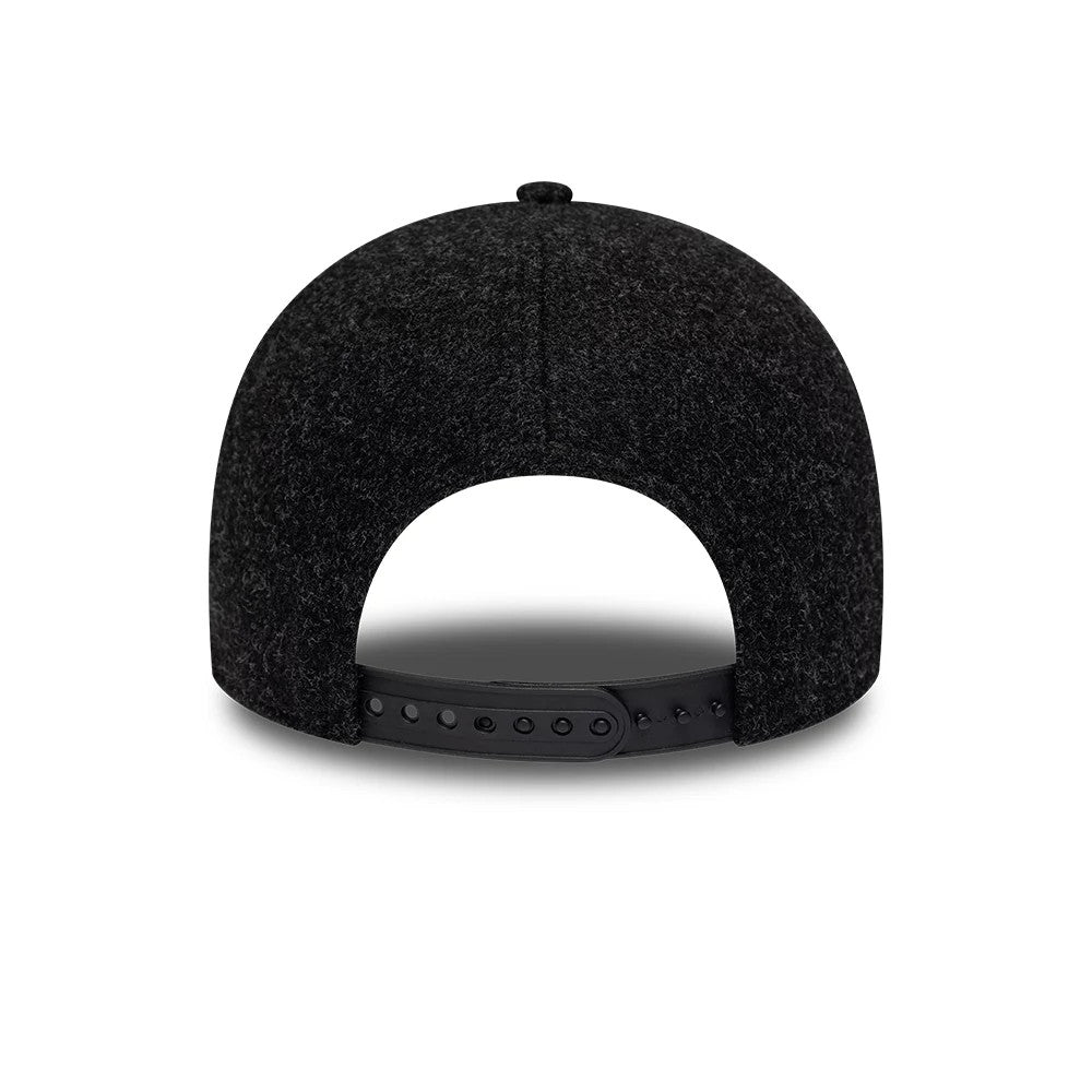 New York Yankees MLB Winter Black New Era 9FORTY Adjustable Cap, rear view showing a adjustable strap with multiple holes for custom fitting, a soft black textured crown, and the absence of any logos on the back panels.