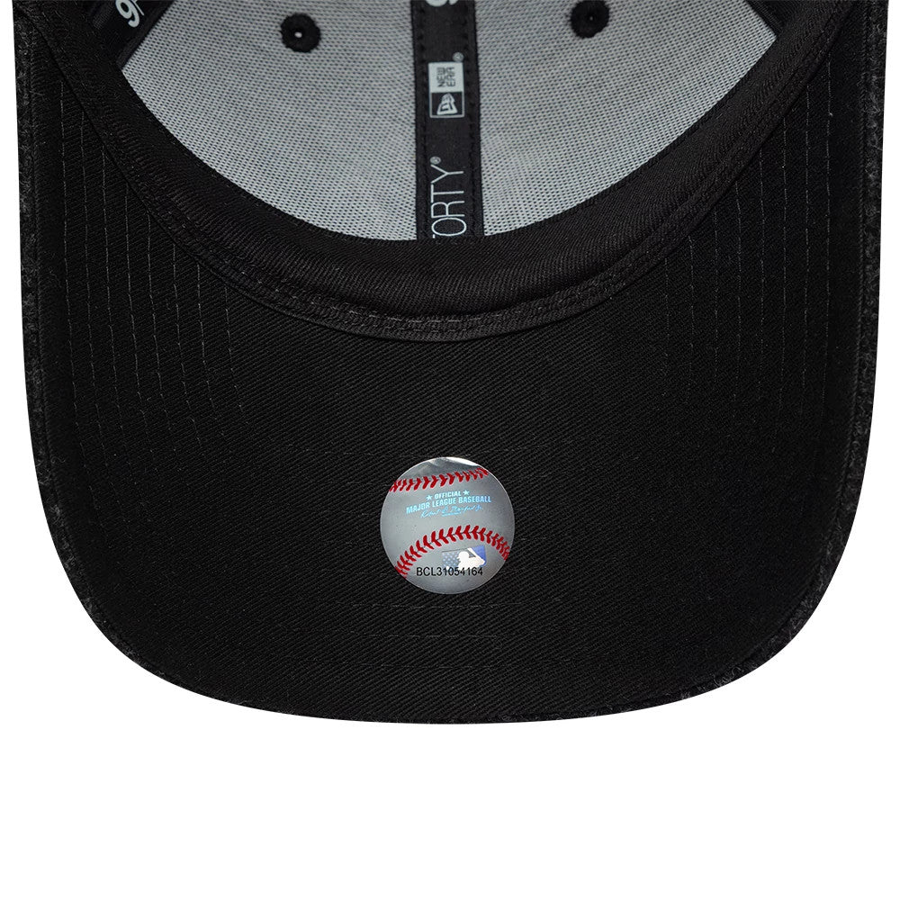 Pictured is this MLB Winter New York Yankees 9FORTY cap in black. 5