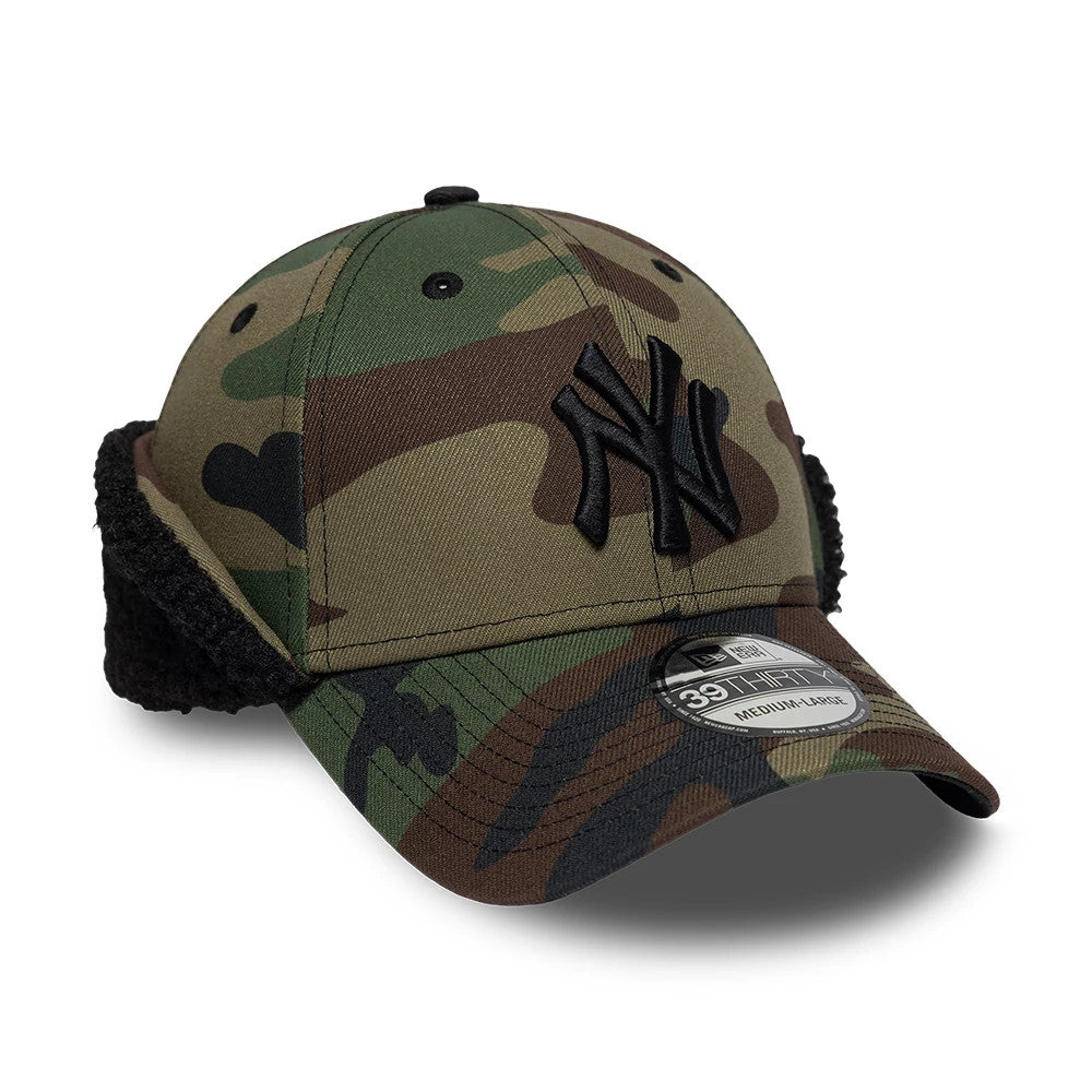 Pictured is this MLB Camo New York Yankees 39THIRTY Downflap Stretch Fit cap in black. 5