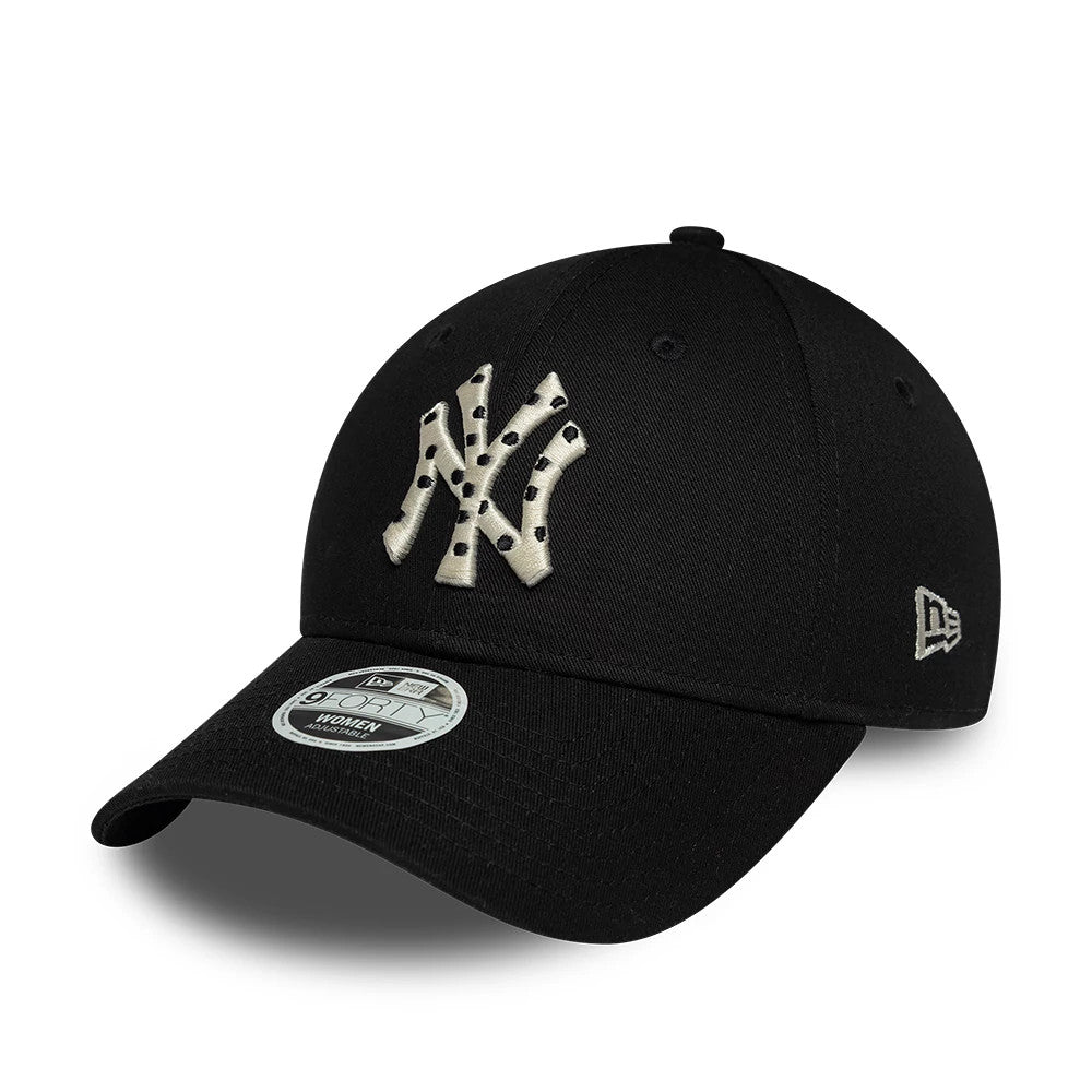 Pictured is this Womens MLB Infill New York Yankees 9FORTY cap in black. 1