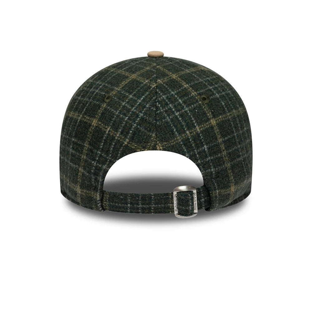 Pictured is this MLB Plaid New York Yankees 9TWENTY cap in Dark Green & Light Beige. 4