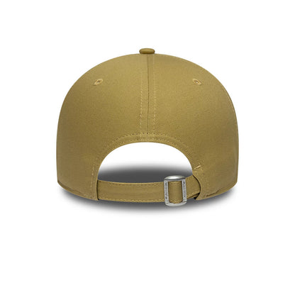 New York Yankees MLB League Essential Green New Era 9FORTY Adjustable Cap, rear view showing an unstructured crown with eyelets, a top button, and a fabric strap with buckle for size adjustment.