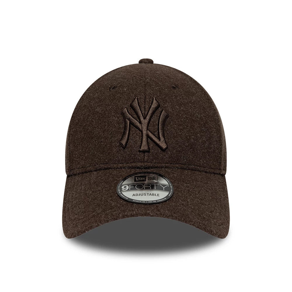 New York Yankees MLB Winter Brown New Era 9FORTY Adjustable Cap, front view showing the raised brown NY logo embroidered on the structured brown front panels, featuring a matching curved visor with a 9FORTY size sticker on the centre.