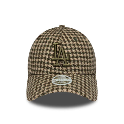 LA Dodgers Womens MLB Houndstooth Green New Era 9FORTY M-Crown Adjustable Cap, front view showing a green embroidered LA logo on the houndstooth patterned crown, with a matching button and visor, and a 9FORTY size sticker on the visor.
