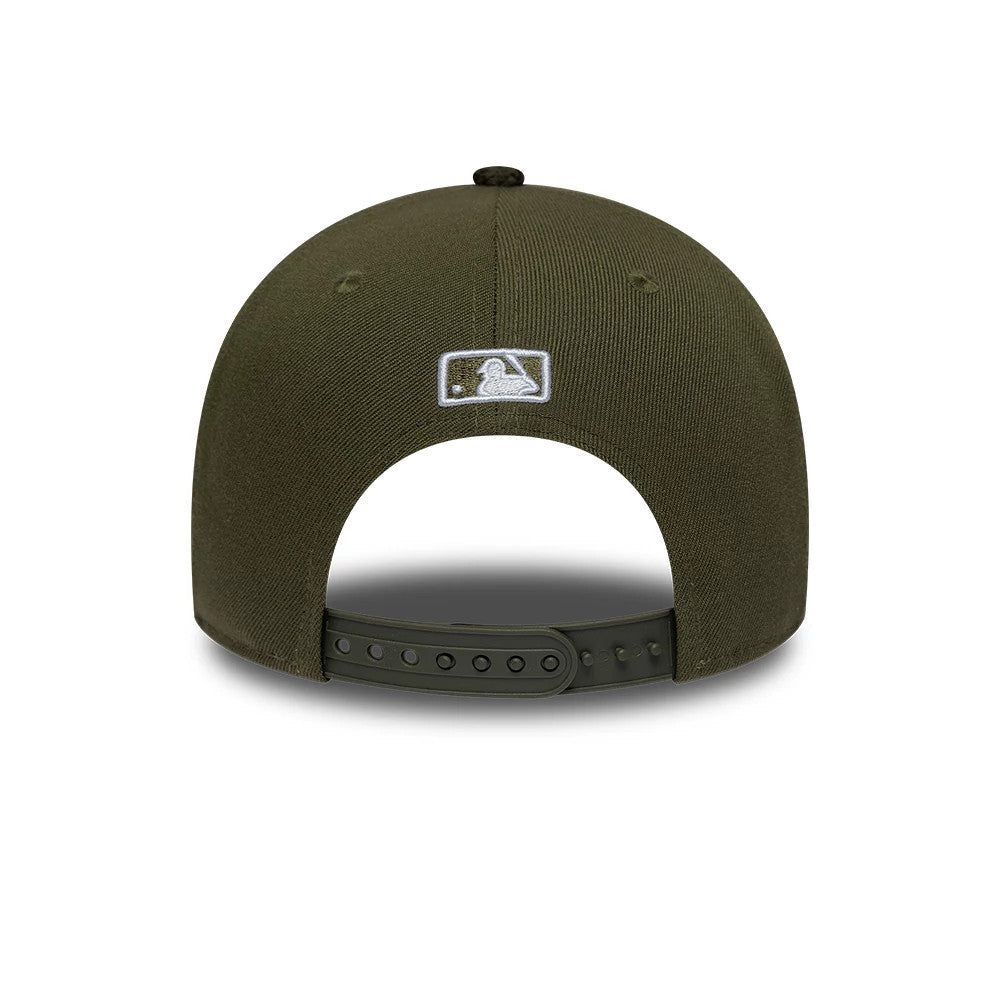 Pictured is this MLB Cord Visor LA Dodgers 9FORTY M-Crown cap in green. 4
