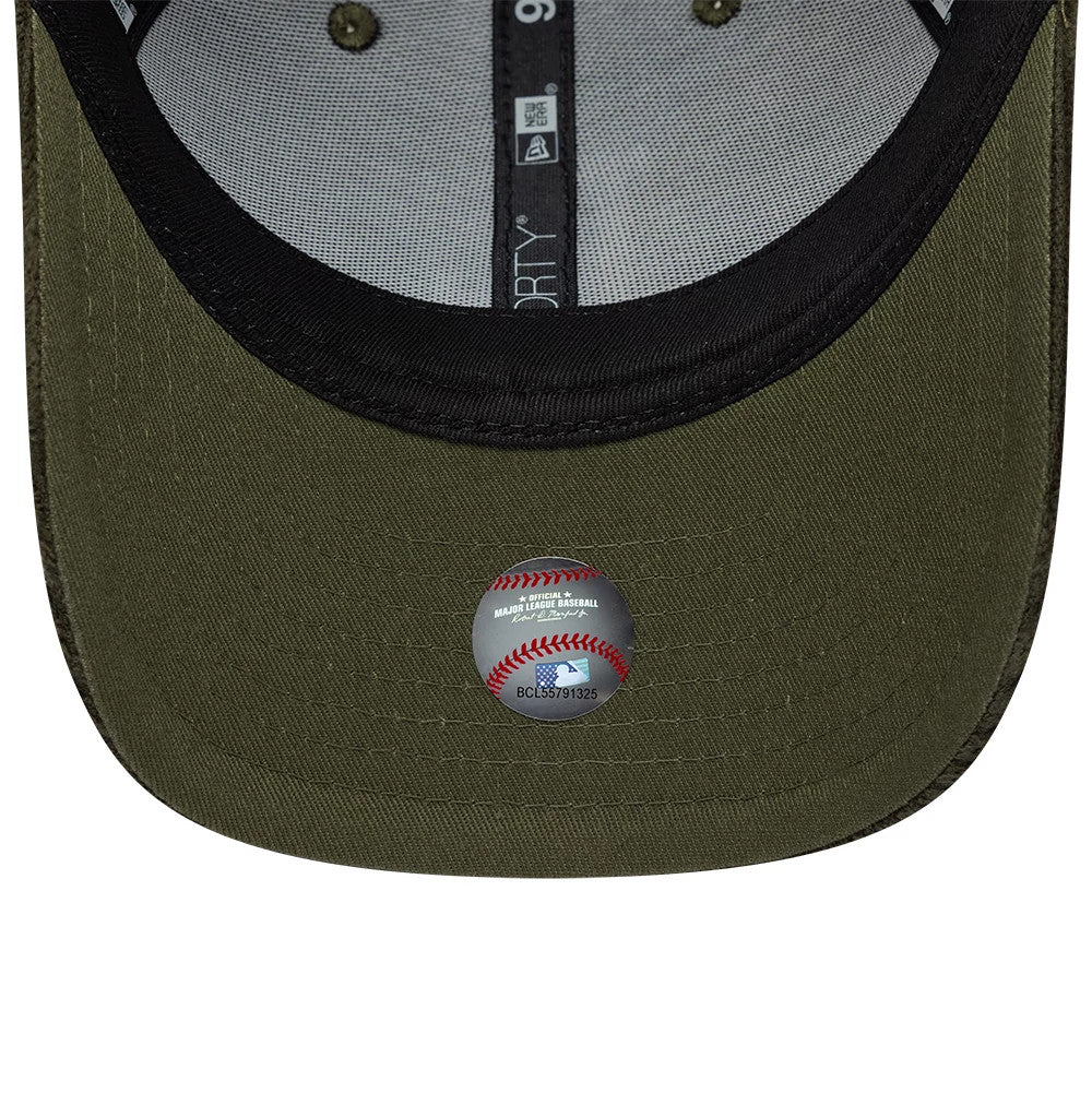 Pictured is this MLB Cord Visor LA Dodgers 9FORTY M-Crown cap in green. 5