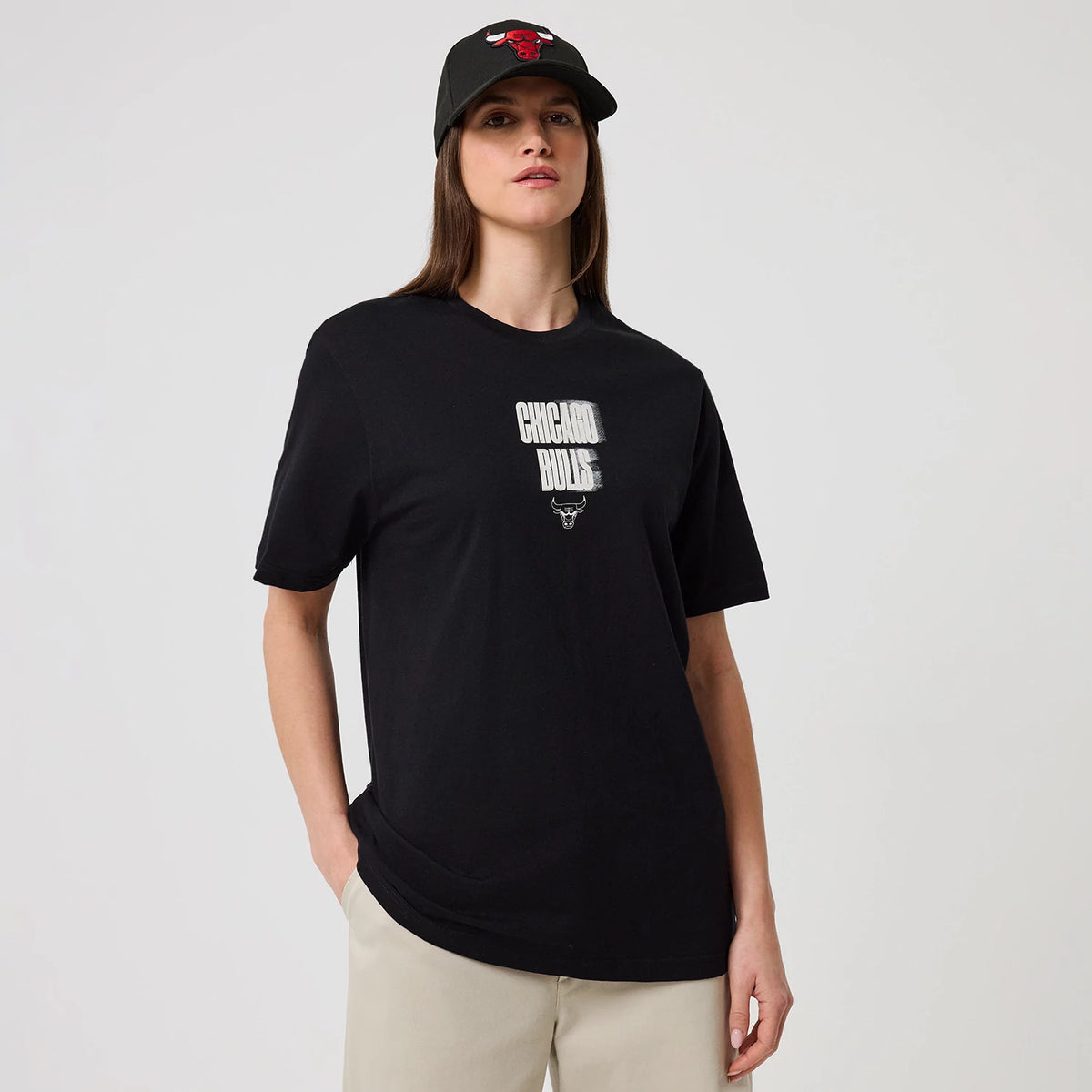 The model is wearing this NBA Graphic Chicago Bulls T-Shirt in black. 4