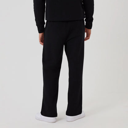 The model is wearing this MLB New York Yankees Wide Leg Joggers in black. 2