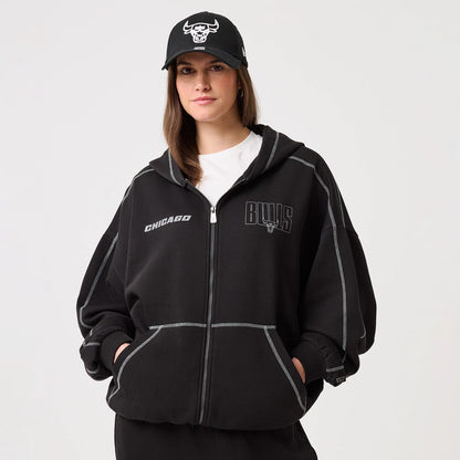 The model is wearing this NBA Graphic Chicago Bulls Pullover Hoodie in black. 4