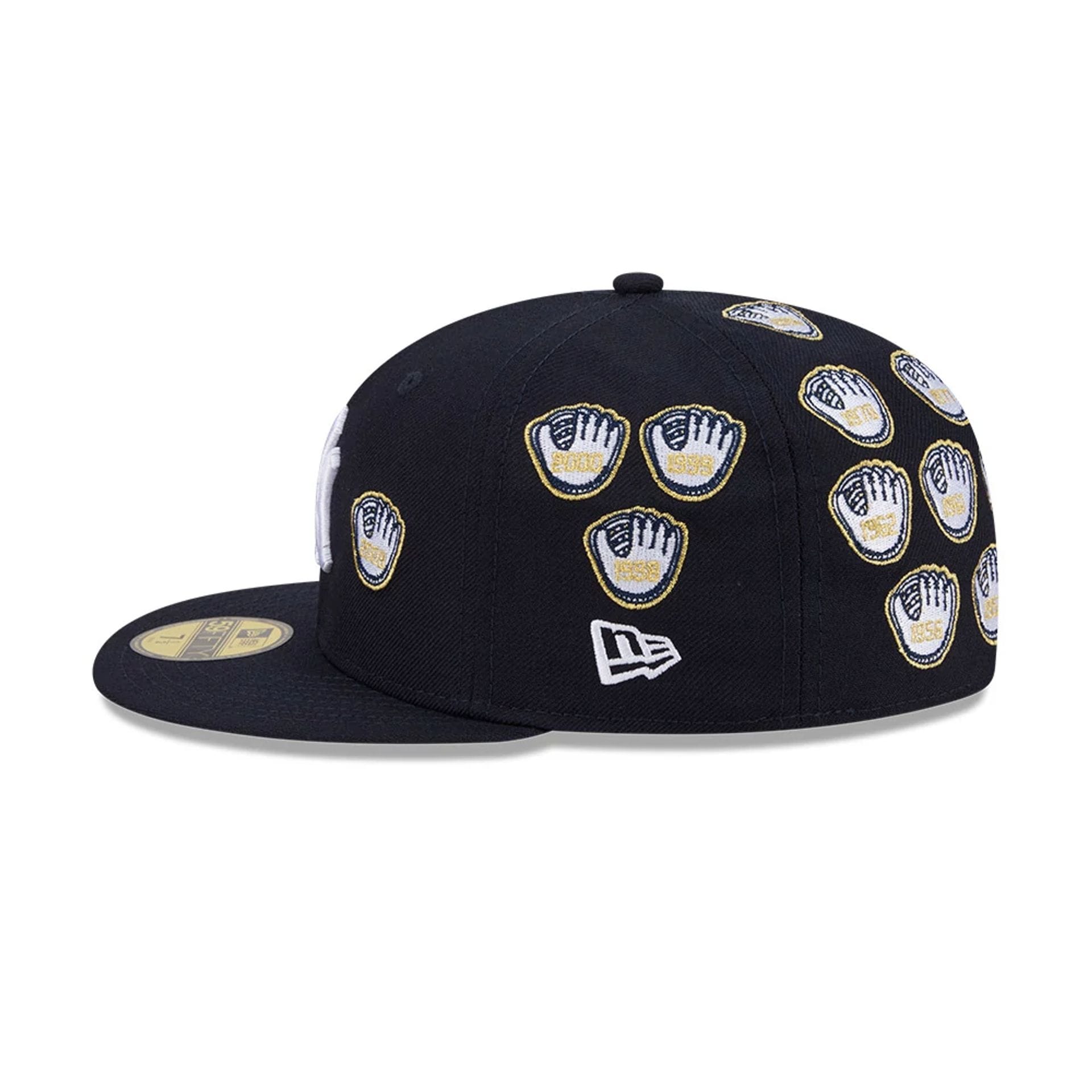 Pictured is this MLB X Spike Lee Gloves New York Yankees 59FIFTY Fitted cap in navy. 5