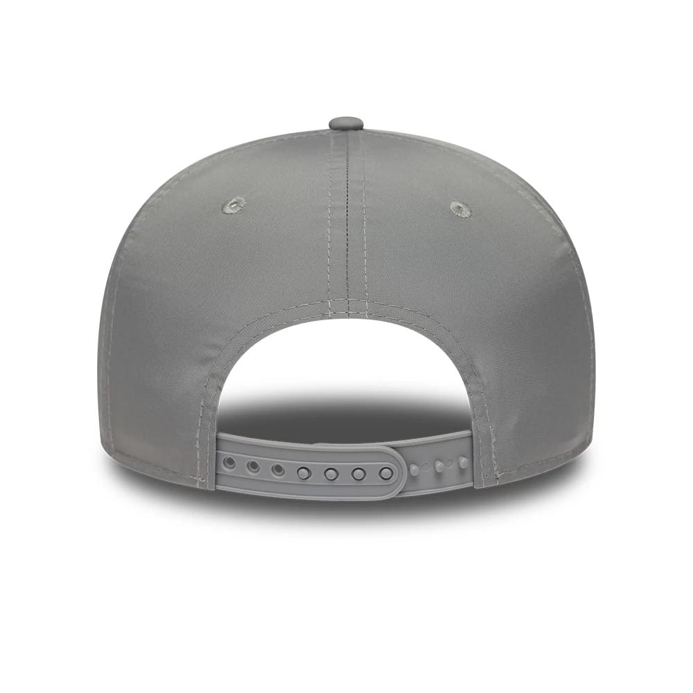 Pictured is this Limited Sail GP 9FIFTY Snapback cap in grey. 5