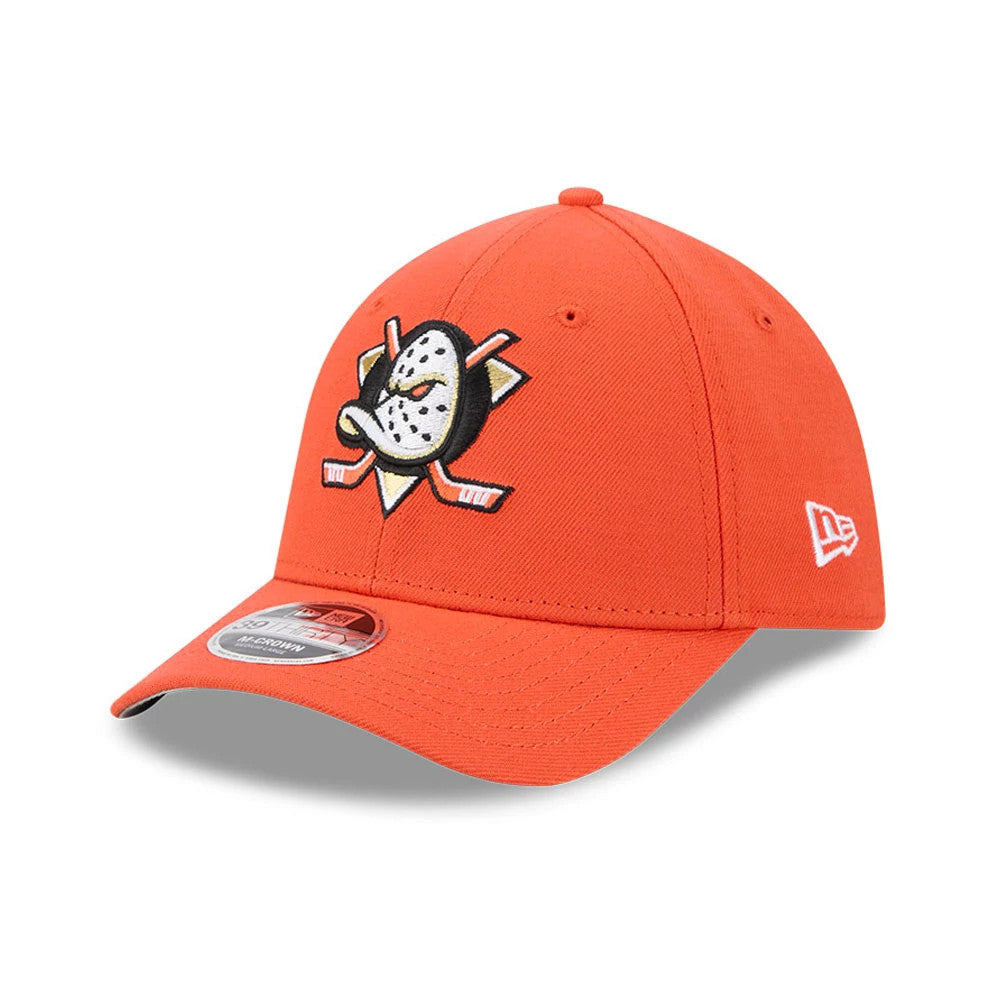 Anaheim Ducks NHL Team Orange New Era 39THIRTY M-Crown Stretch Fit Cap, three-quarter view showing the large, colourful embroidered team logo on the front panel, structured orange crown, orange curved visor, and 39THIRTY size sticker on the visor.