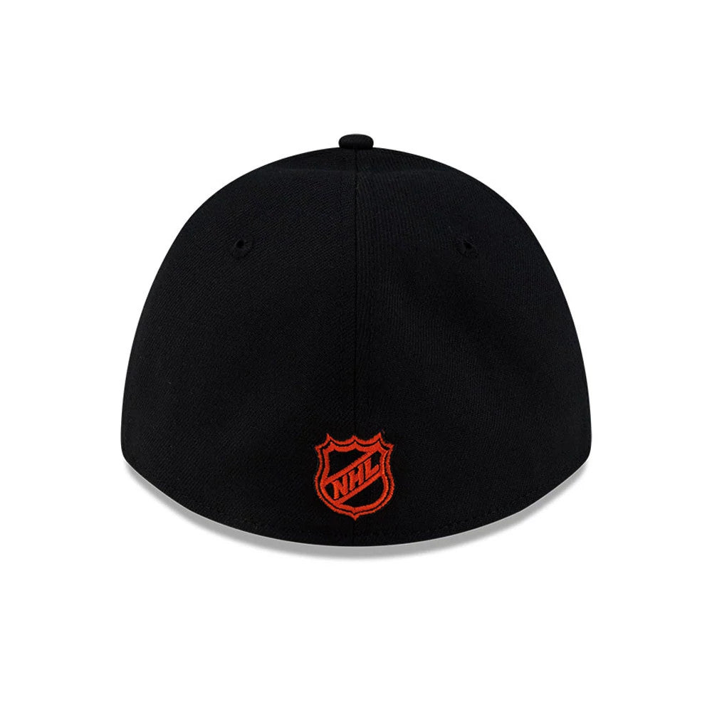 Philadelphia Flyers NHL Team Black New Era 39THIRTY M-Crown Stretch Fit Cap, rear view showing the orange embroidered NHL logo centred on the black structured crown, with black eyelets and a matching top button for a finish.