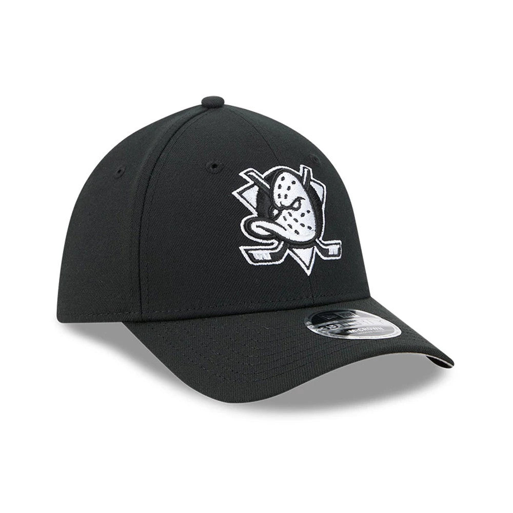 Anaheim Ducks NHL Black New Era 39THIRTY M-Crown Stretch Fit Cap, front view showing the white and grey embroidered team logo on the structured black crown, with a 39THIRTY size sticker on the curved black visor.
