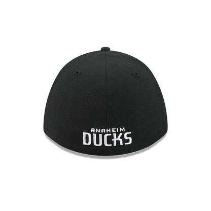 Anaheim Ducks NHL Black New Era 39THIRTY M-Crown Stretch Fit Cap, rear view showing the white embroidered Anaheim Ducks wordmark on the centre back, set against the structured black crown with matching black top button and eyelets.