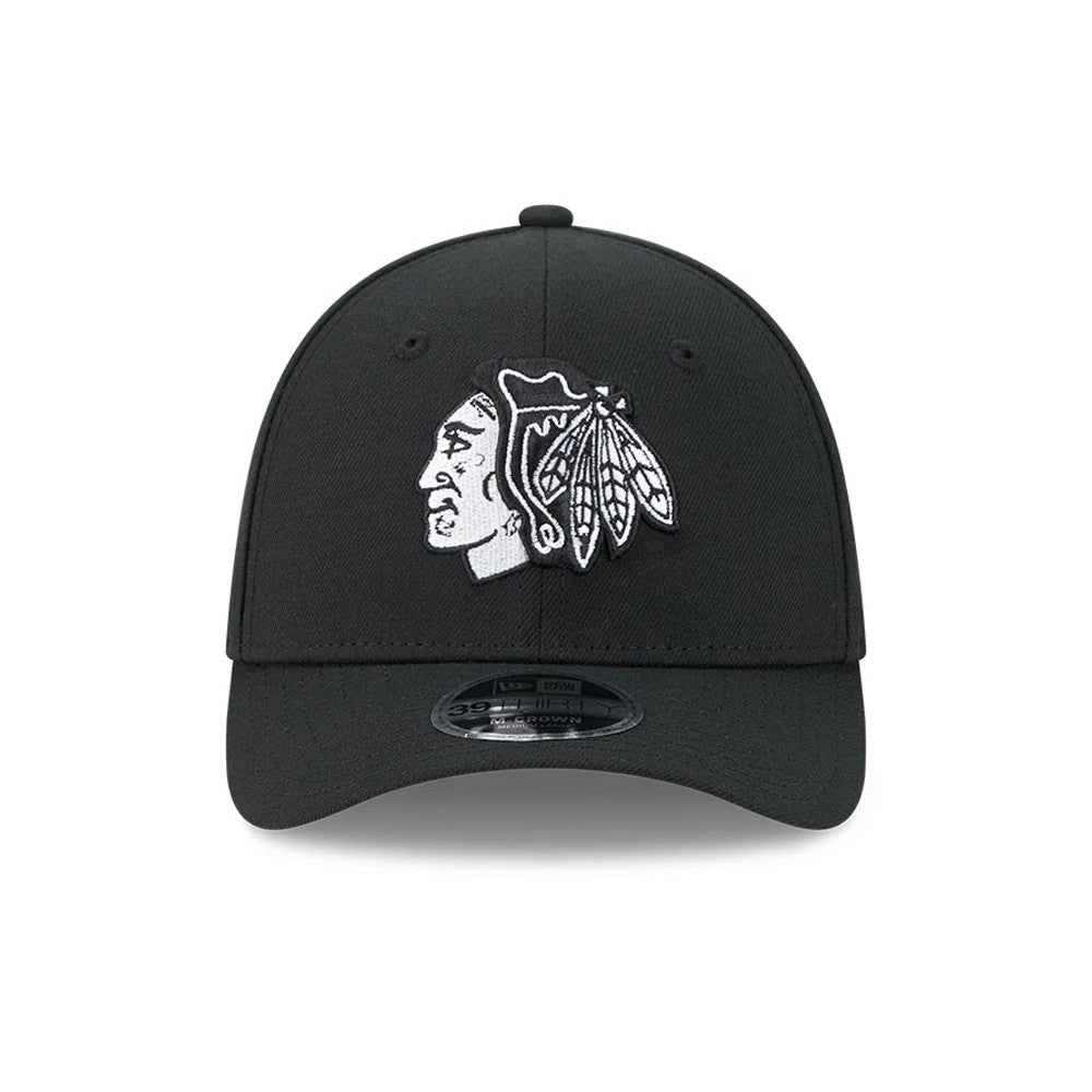Chicago Blackhawks NHL Black New Era 39THIRTY M-Crown Stretch Fit Cap, front view showing the raised embroidered black and white Blackhawks logo centred on the structured black crown, with matching black visor.