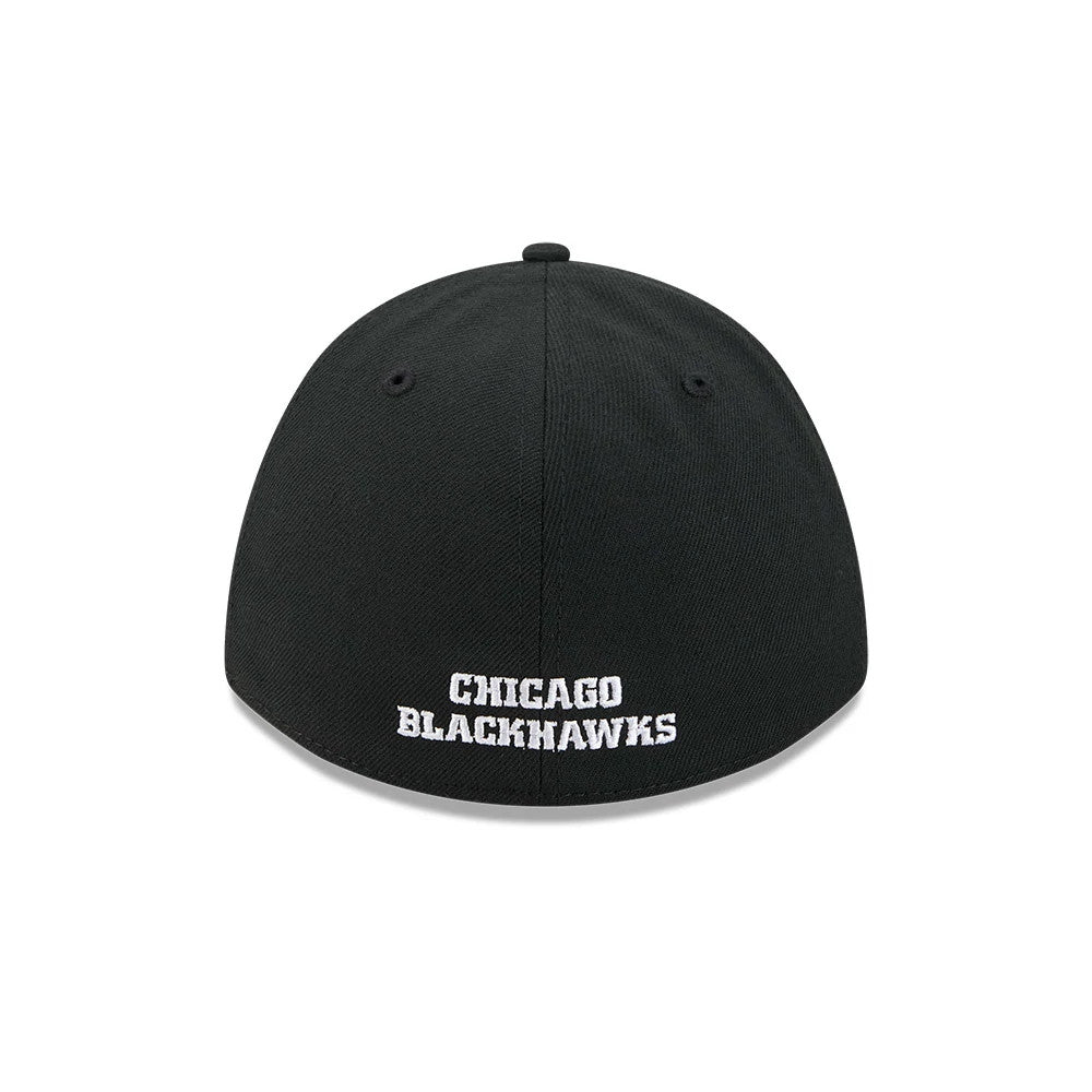 Chicago Blackhawks NHL Black New Era 39THIRTY M-Crown Stretch Fit Cap, rear view showing the white embroidered Chicago Blackhawks lettering on the centre of the back panels, with the slightly curved black visor at the bottom.