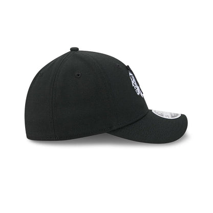 Chicago Blackhawks NHL Black New Era 39THIRTY M-Crown Stretch Fit Cap, side view showing the black structured crown with the embroidered team logo on the front panel, curved visor, and New Era flag logo on the left side.