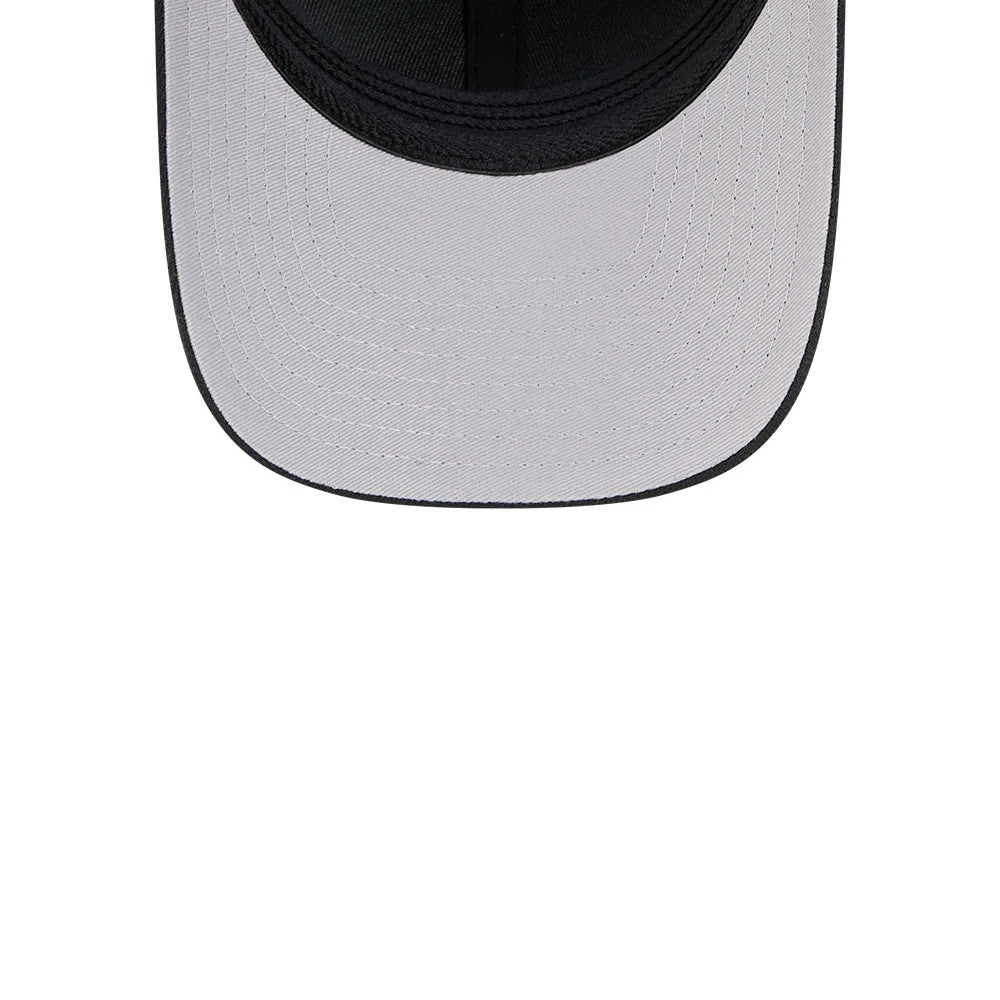 Pictured is this NHL Chicago Blackhawks 39THIRTY M-Crown Stretch Fit cap in black. 2