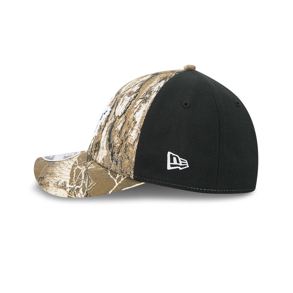 Pictured is this NHL Toronto Maple Leafs 39THIRTY M-Crown Stretch Fit cap in realtree camo. 6