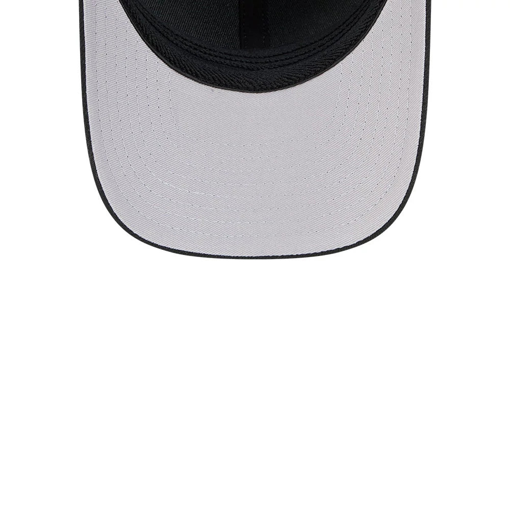 Pictured is this NHL LA Kings 39THIRTY M-Crown Stretch Fit cap in black. 2